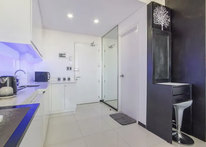 Cozy Near It Park With 32-inch Samsung Hdtv Apartment *