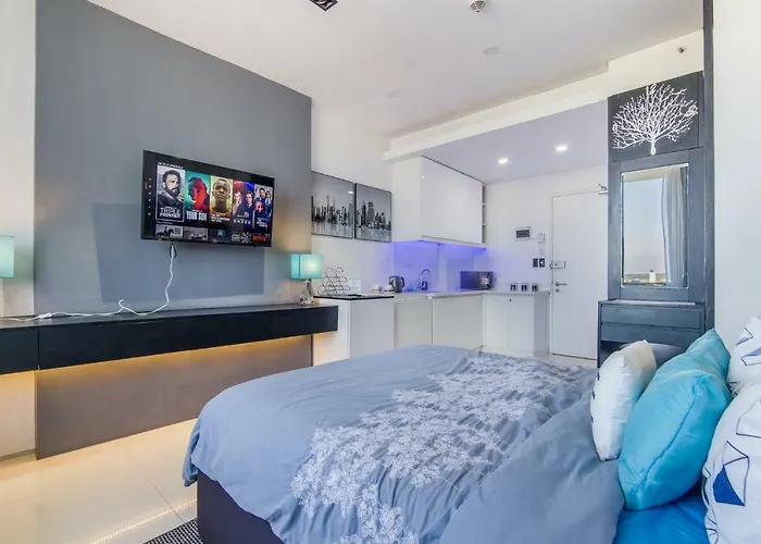 Cozy Near It Park With 32-inch Samsung Hdtv Apartment