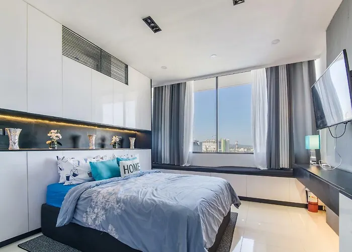 Cozy Near It Park With 32-inch Samsung Hdtv *